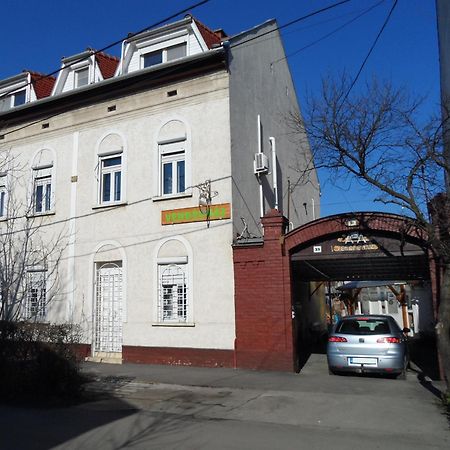 Garden 39 Vendégház Szeged Esterno foto